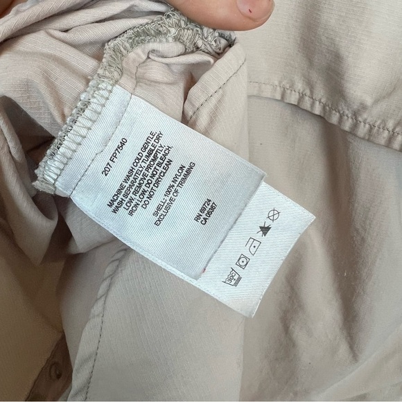 Columbia Button Down Fishing Shirt UPT 30+ Light Pink Sz Petite Medium Hiking - Picture 9 of 9